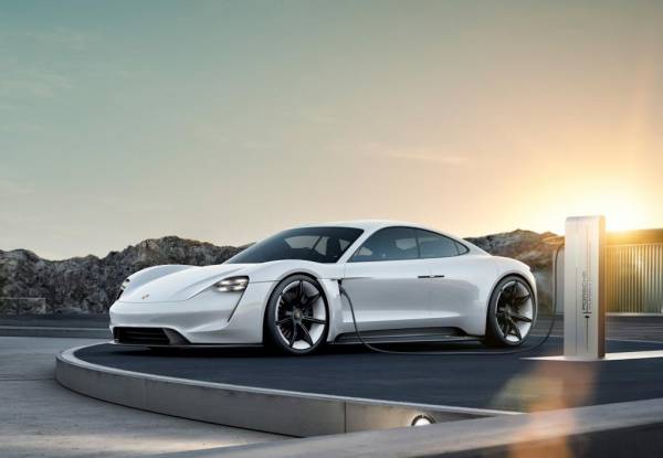 Porsche Taycan побил рекорд Tesla Model 3: на этот раз в гонке через всю Америку