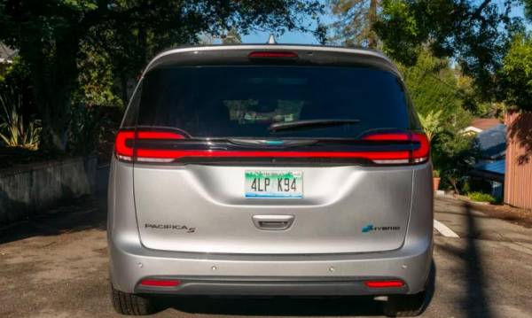 Chrysler Pacifica Hybrid 2021 года: обновленный минивэн предлагает гибридную мощность и улучшенную систему вождения