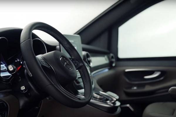 Усиленные механизмы раздвижных дверей: канадская компания презентовала бронированный Mercedes-Benz V-Class