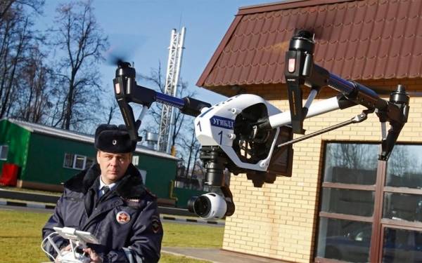 ГИБДД: автоинспекторы борются с нарушителями, используя дроны