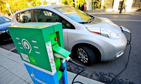 Бензин, газ, электричество: на каком топливе дешевле ездить