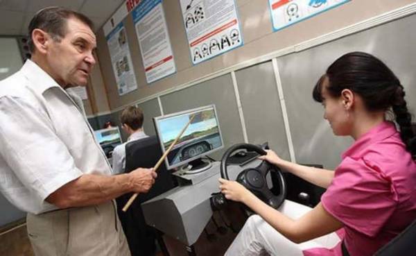 Новая форма обучения планируется в российских автошколах