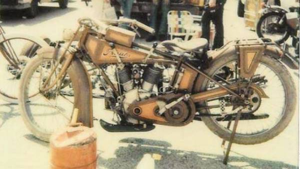Traub - это самый редкий мотоцикл в мире: странная история о том, как его нашли замурованным под крыльцом дома