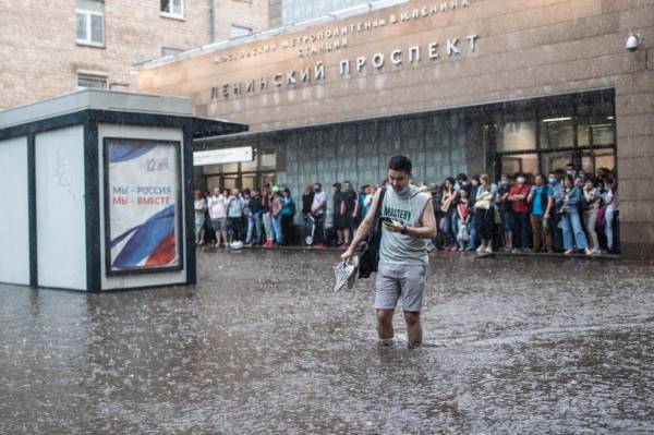 Московское половодье: как в столице затопило автодороги после трех суток ливней
