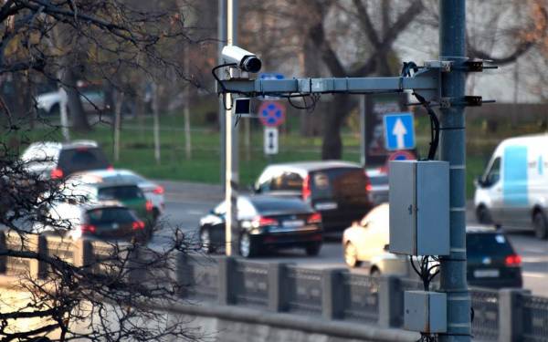 Штрафов станет больше: российские камеры научат находить водителей с большим числом неоплаченных "писем счастья"
