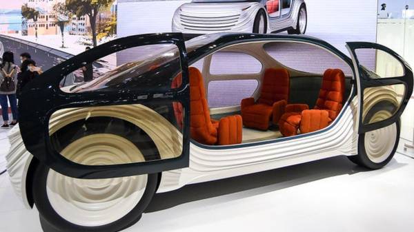 Британским дизайнер Томас Хезервик спроектировал электромобиль, поглощающий загрязнения из окружающей среды