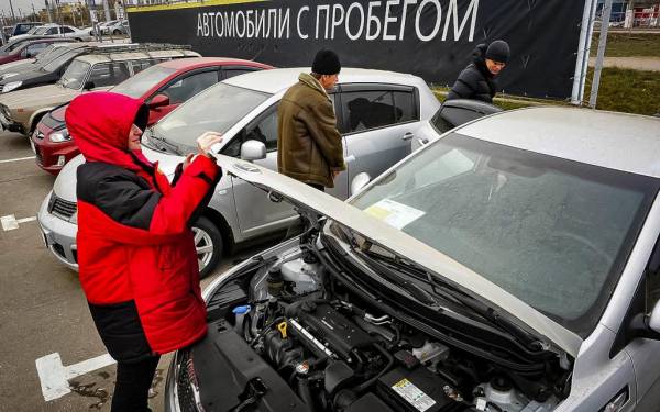 С начала года подержанные машины подорожали на 9%: назван процент россиян, рассматривающих покупку авто с пробегом из-за рубежа