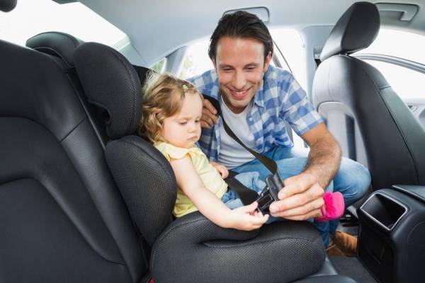 «Синдром забытого ребенка»: простые правила для родителей, как не оставить малыша одного в автомобиле
