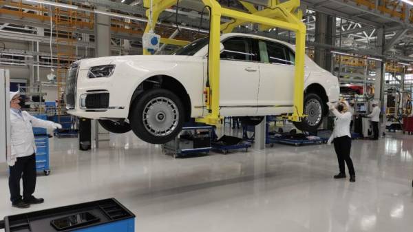 Власти сообщили, когда в России появится серийный автомобиль Aurus на водородном топливе. Особенности эксплуатации машины на водороде