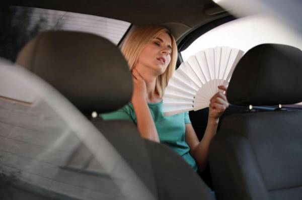 Водителям не стоит подолгу прятаться от жары в автомобилях с кондиционером