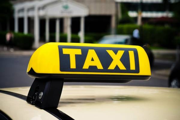 Отстранить и запретить: водителям, систематически нарушающим ПДД, будет заказана дорога в таксисты