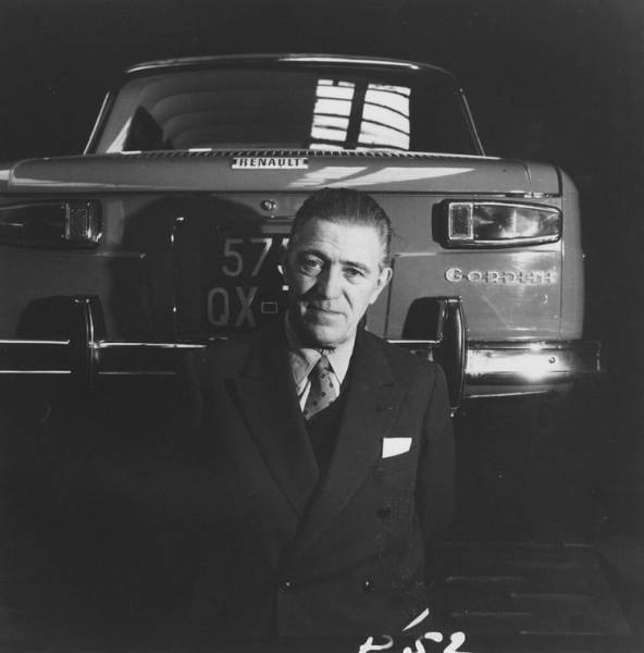 Работал над двигателями дома в гараже, а в итоге создал всемирно известную компанию: как Луи Рено и его братья стали производителями культовых автомобилей