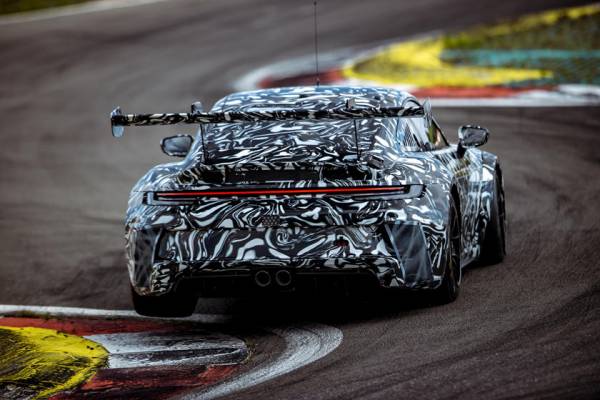 Фанаты ждут премьеру: Porsche готовится представить следующее поколение Porsche 911 GT3 Cup