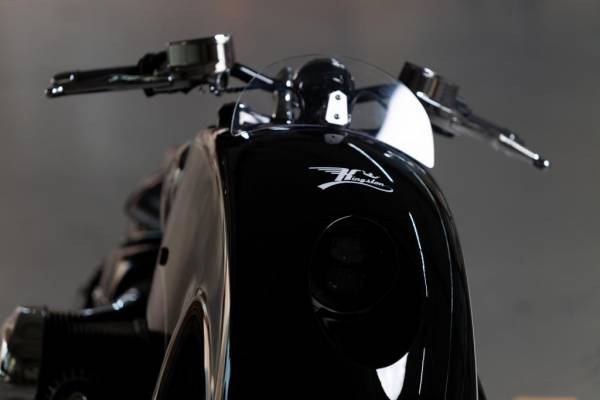 Изготовленный вручную футуристический байк BMW Spirit of Passion удивляет огромной решеткой радиатора (фото)