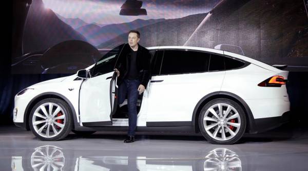 Из-за очередной аварии с автоуправляемой Tesla Илон Маск потерял почти 6 млрд долларов