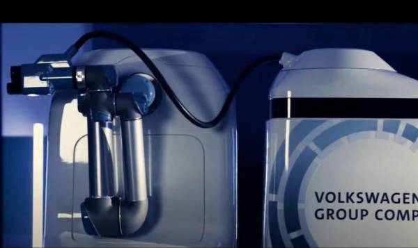 У Volkswagen готов прототип робота для зарядки электромобилей
