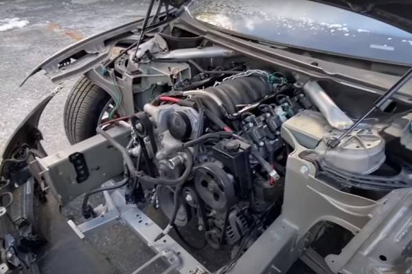 Интересная сборка: на Tesla с двигателем V8 фанат Рич Би установил шестиступенчатую механическую коробку передач