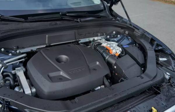 Volvo XC60 T8 Recharge 2021 года: роскошный внедорожник Roadshow с трансмиссией T8 и аккумуляторной батареей на 11,6 киловатт-часов