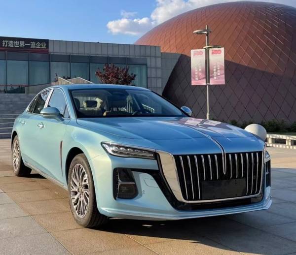 Поставки уже в мае 2023 года: компания Hongqi выводит на рынок РФ 4 модели автомобилей