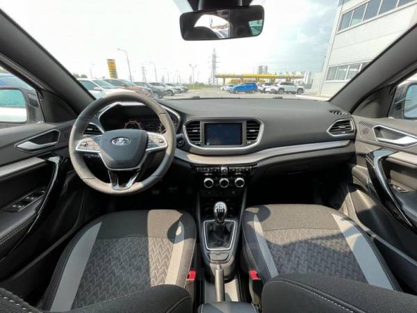 АвтоВАЗ объявил стоимость новой Lada Vesta: народное авто