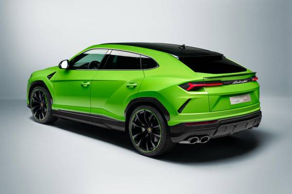 Уникальная двухцветная комбинация: итальянцы удивили новой дизайнерской версией Lamborghini Urus