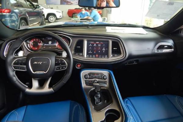 Dodge не сделает такого никогда: тюнинг-ателье показало Dodge Challenger Hellcat в кузове кабриолет