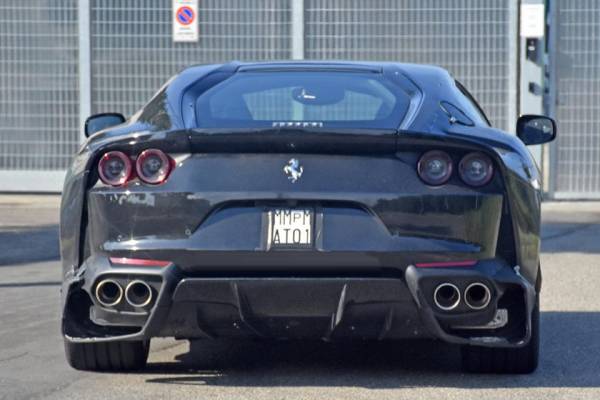 Ferrari поймали на тестировании хардкорного 812 GTO (фото)