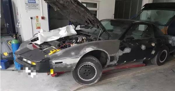 Парень превратил старый Pontiac в шикарный автомобиль из сериала «Рыцарь дорог», потратив на переделку $20 000