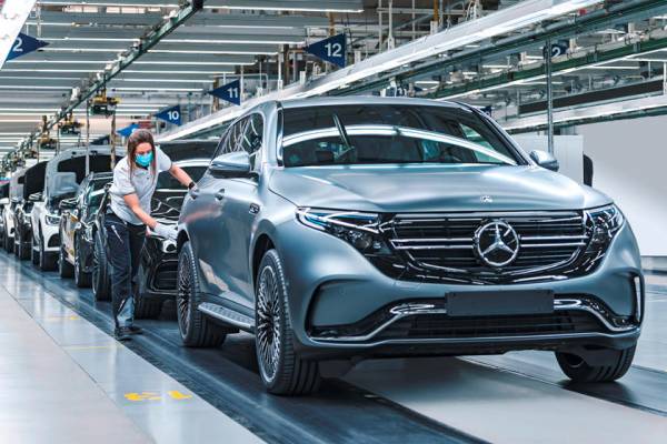 К 2022 году будет выпущено 6 моделей: Mercedes официально начинает борьбу за доминирование электромобилей