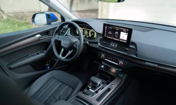 Обзор Audi Q5 PHEV 2021 года: мощный, роскошный и компактный кроссовер премиум-класса