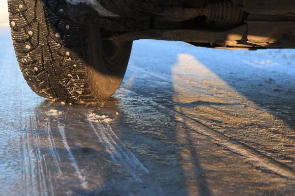 "Это не прогноз, это климатически так": автомобилистам рассказали, когда следует менять резину на машинах