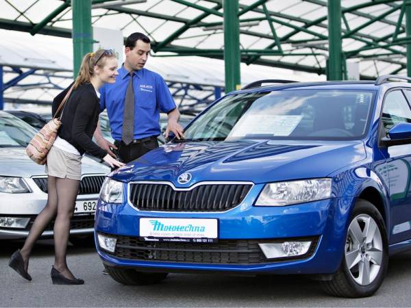 Названа средняя цена нового автомобиля в России: как сбить стоимость у дилера - лучшие способы