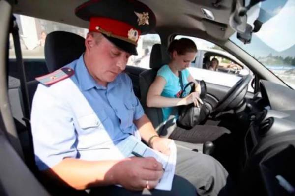 Сдающие на права граждане России стали чаще допускать ошибки на экзаменах