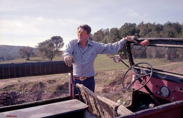 На чем ездил Рональд Рейган: он не владел огромной коллекцией машин, но несколько интересных экземпляров у него было