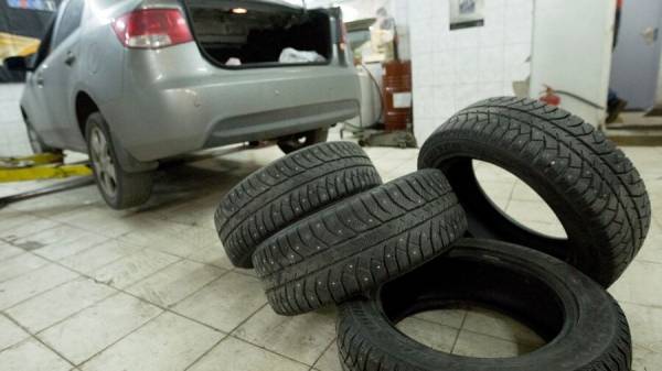 В России начали штрафовать за эксплуатацию автомобиля на несезонной резине. Продолжительность "резиновых" сезонов зависит от климата в регионе