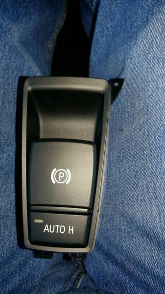 Кнопка AUTOHOLD в автомобиле: для чего она нужна и какие функции выполняет