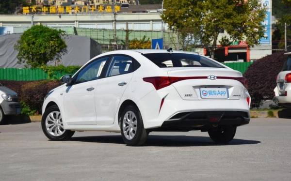 Седан Hyundai Accent уже в продаже в России: цены - от 1,9 млн рублей