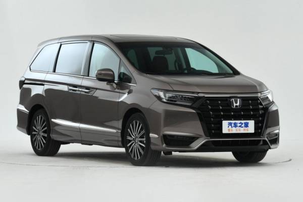 Гибридные минивэны Honda Elysion уже в продаже в России
