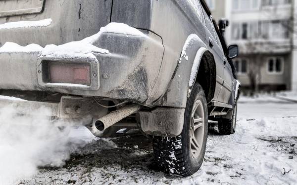 "Повышенный аппетит": сколько горючего расходуется на прогрев машины зимой