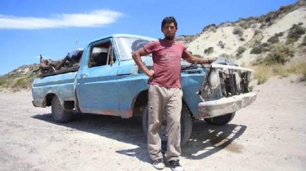 Компания "Форд" предложила отремонтировать старый фургон работяги из Аргентины