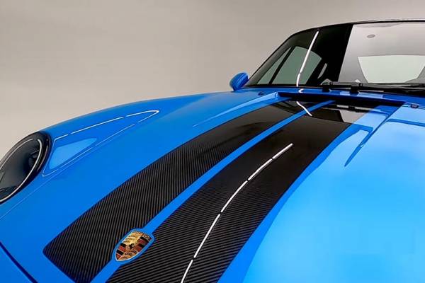 Переосмысление культового Porsche 911 поколения 993: Гюнтер Верк представил потрясающий рестомод 400R Mexico Blue